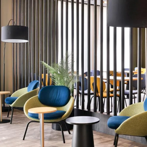 B&B HOTEL Madrid San Fermin,位于马德里的酒店