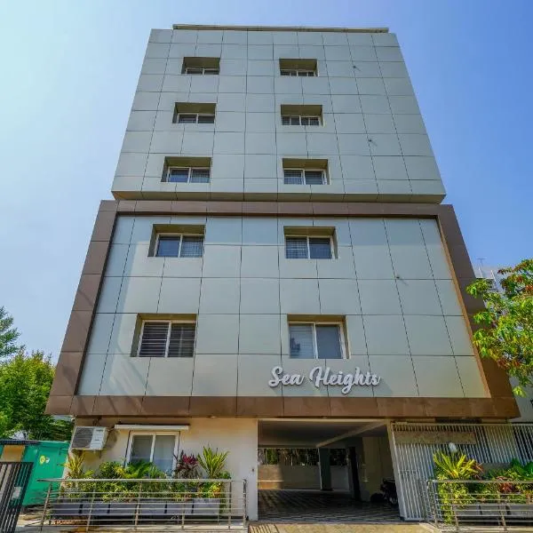 Open Hotel by Olive - Sea Heights，位于卡基纳达的酒店