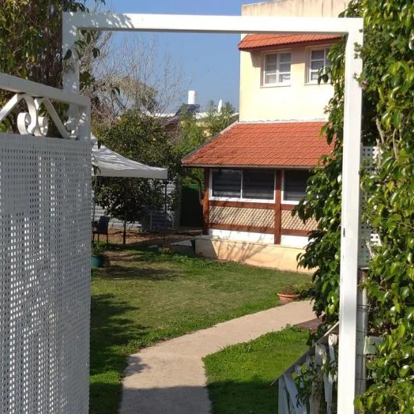 Jordan Valley one room apartment，位于米纳的酒店