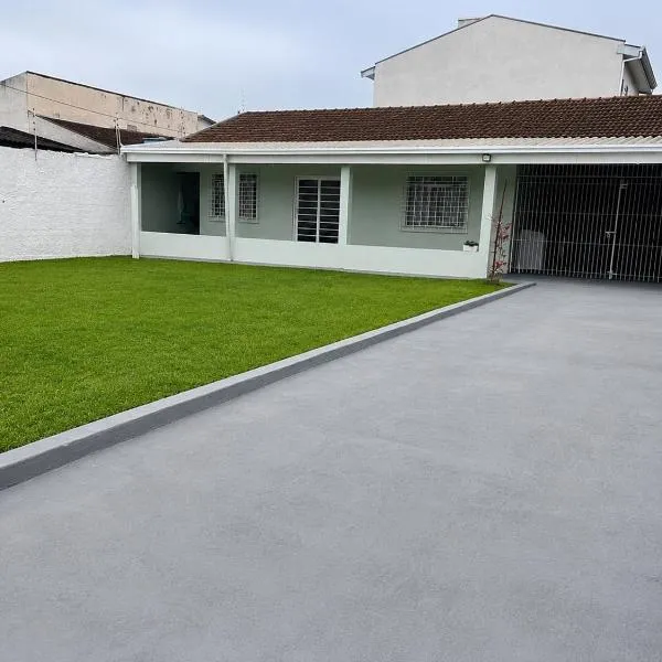 Casa Stepien ,Spacious House up to 11 guests in Fazenda Rio Grande Paraná Brazil，位于Fazenda Rio Grande的酒店