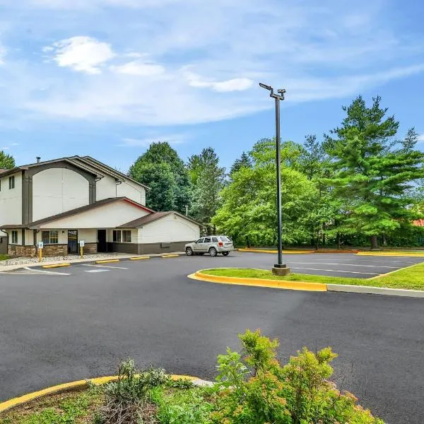 Super 8 by Wyndham East Stroudsburg - Poconos,位于东斯特劳兹堡的酒店