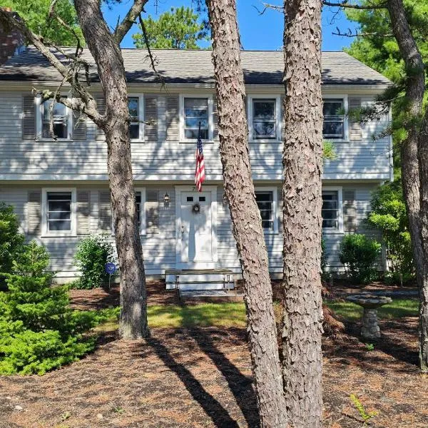 Pine & Harbor Homestay - Near Cape Cod，位于瓦尔汉的酒店