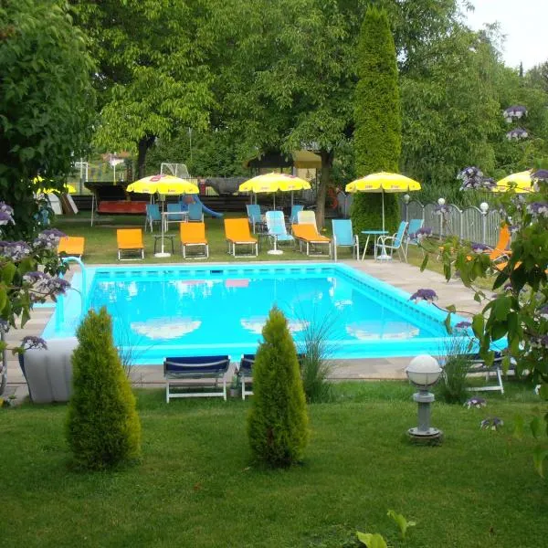 Ferienanlage Seehof，位于韦尔特湖畔克伦彭多夫的酒店