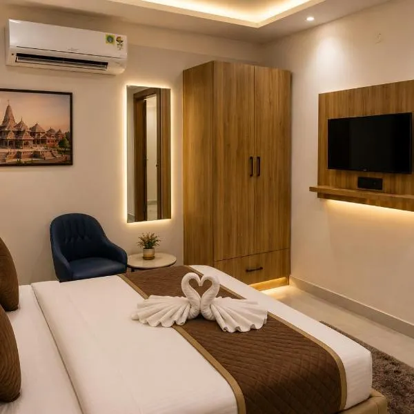 Hotel Aarambh By Ramayana Grand-Near Ram Mandir Ayodhya，位于Ayodhya的酒店