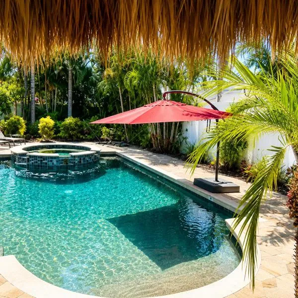 Tropical Oasis 10th，位于布雷登顿的酒店