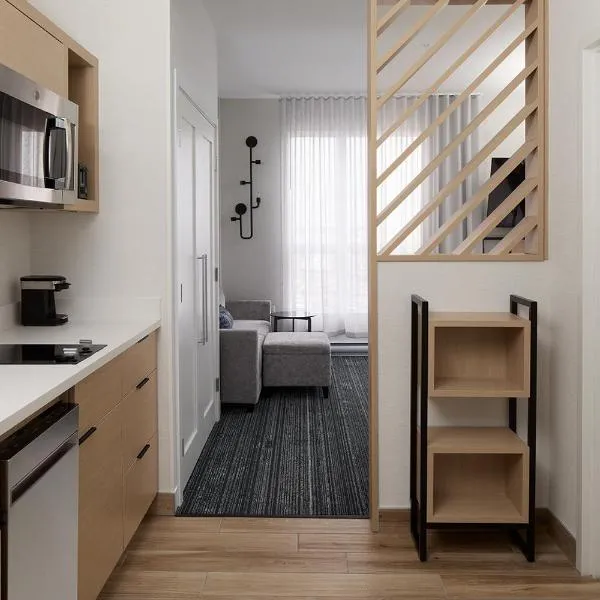TownePlace Suites by Marriott Montreal Airport，位于多瓦尔的酒店