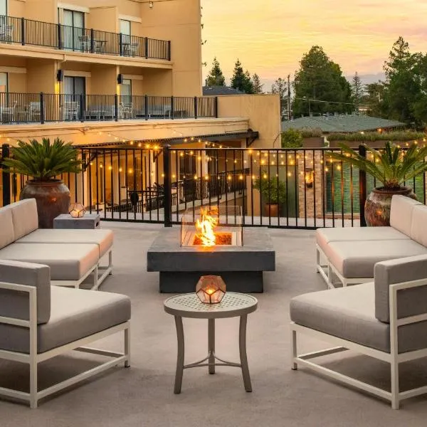 Toll House Hotel Los Gatos, Tapestry Collection By Hilton，位于洛思加图斯的酒店