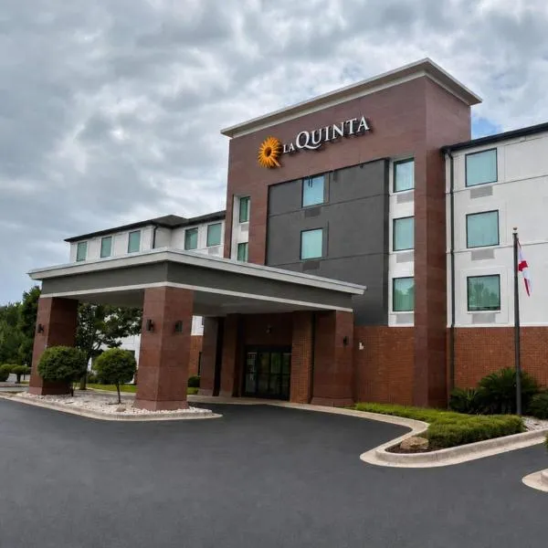 La Quinta Inn & Suites by Wyndham Auburn - University Area，位于奥本的酒店