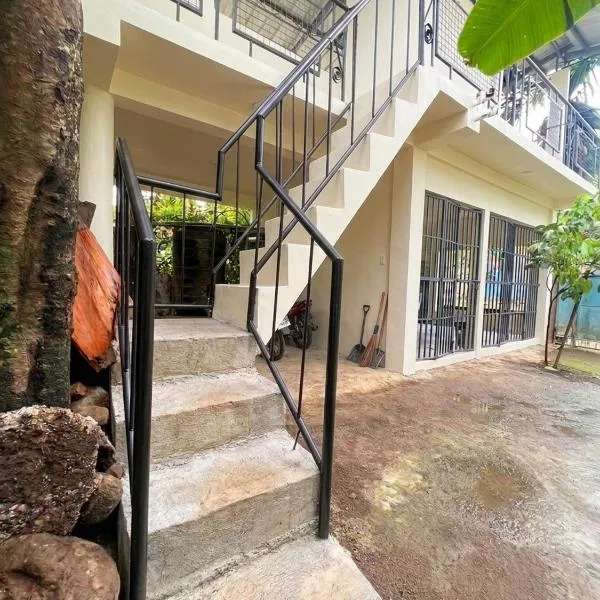 D Haven Space Rental，位于La Carlota的酒店