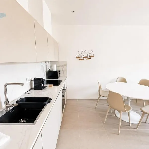 San Rocco Sea Side Apartments,位于穆贾的酒店