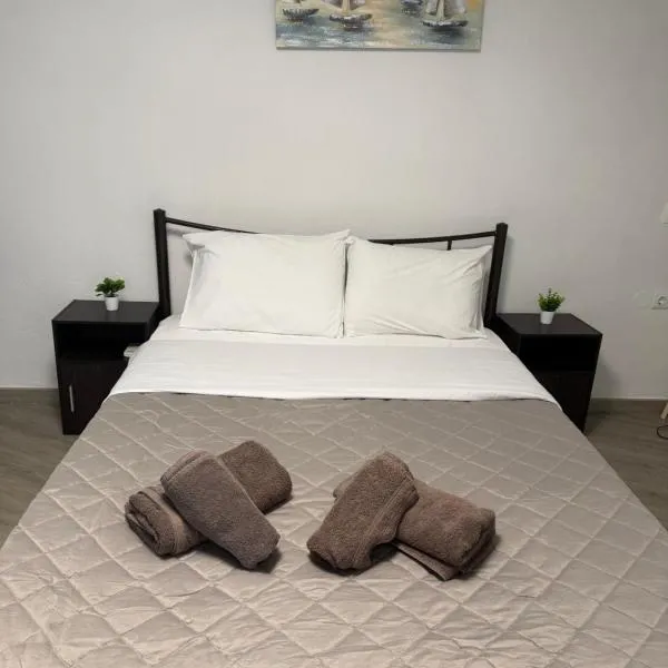 hidden modern studio，位于Vathý的酒店