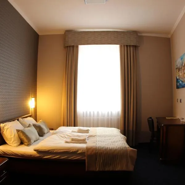 卡米尼卡酒店，位于Malnia的酒店