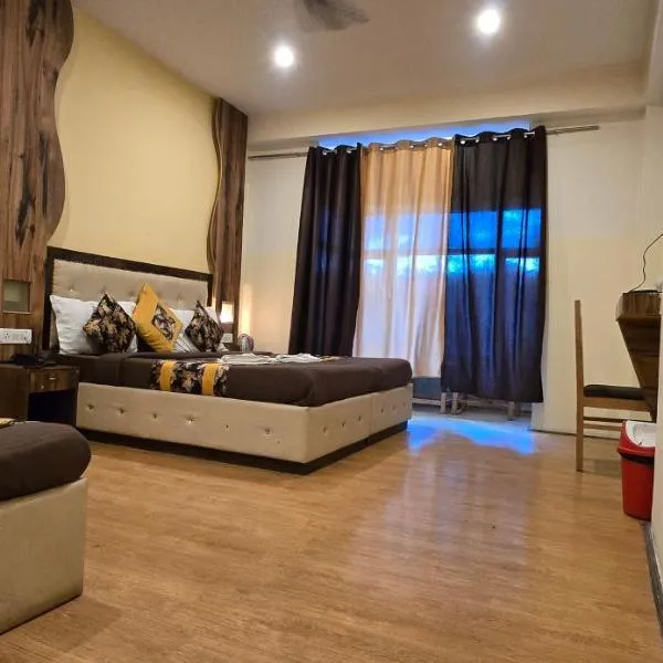 The White Yak Hotel,位于列城的酒店