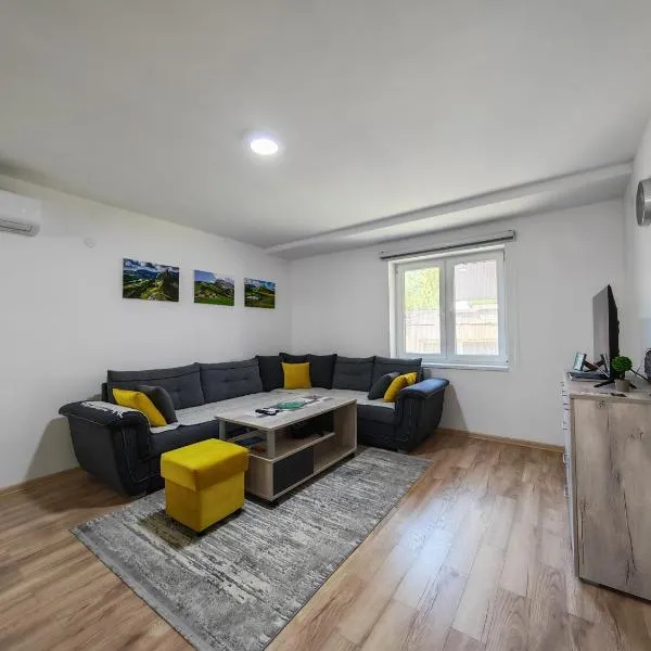 Apartman 4M，位于福查的酒店