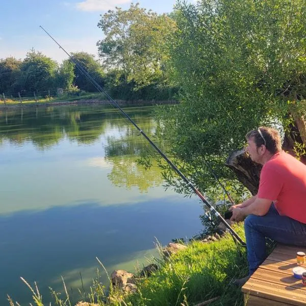 Paradis nature dans Le PERCHE - Vue, Confort, Pêche, Étang, Salle de Sport, à 5min Ville & Gare，位于Belhomert-Guéhouville的酒店