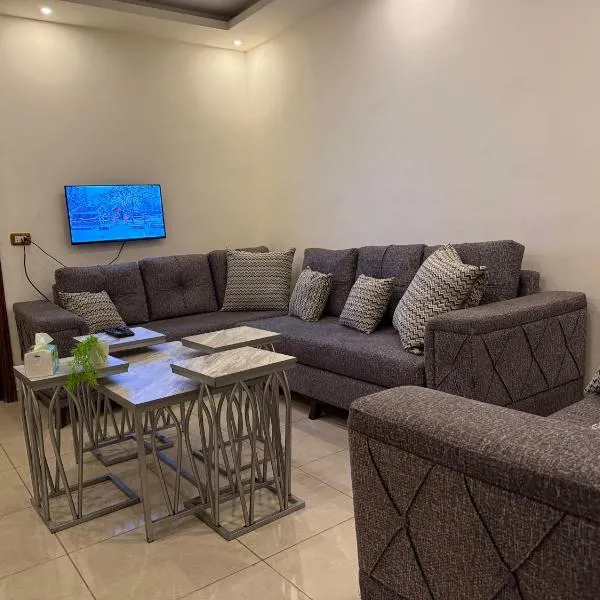 شقة مفروشة للإيجار في راس منيف - عجلون，位于阿杰隆的酒店
