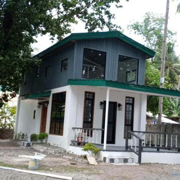 Seaside traveler's Inn by Camiguin Island Home，位于Catarman的酒店