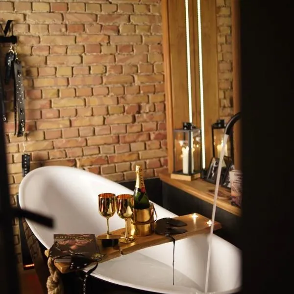 Magik Love Apartament，位于皮拉的酒店