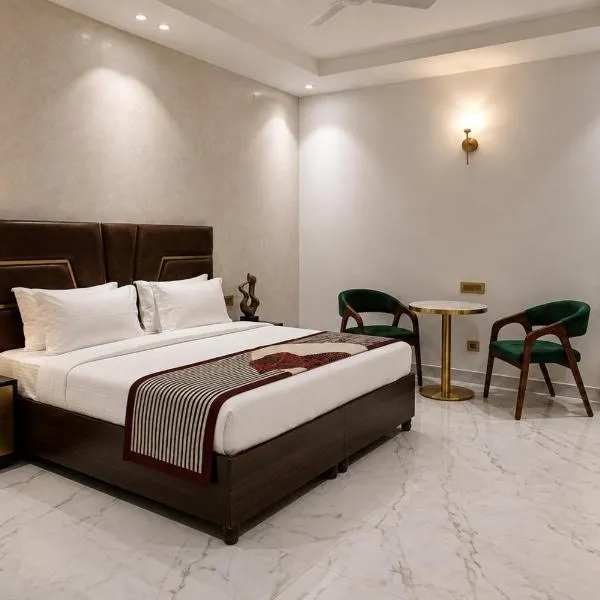 Hotel Brothers Kalka Highway，位于潘切库拉的酒店