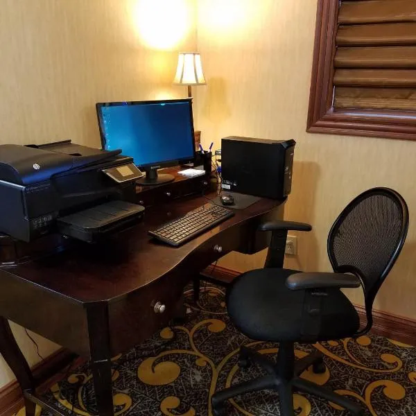Holiday Inn Express Deforest Madison Area by IHG,位于De Forest的酒店