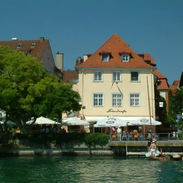 Hotel Strandcafé Dischinger，位于于伯林根的酒店