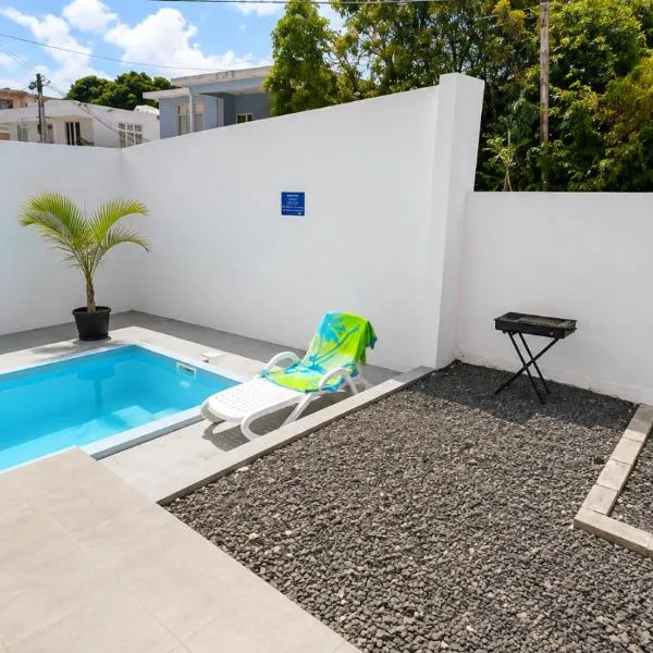 Magnifique Villa Roof Top et Piscine 6 personnes，位于路易港的酒店