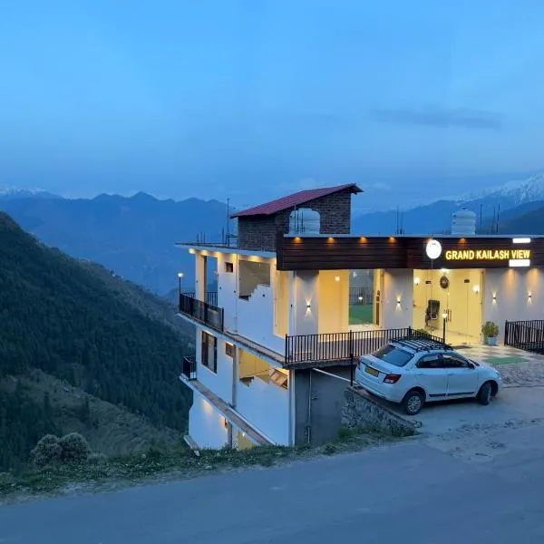 Grand Kailash view homestay -near Khajjiar，位于戴尔豪斯的酒店