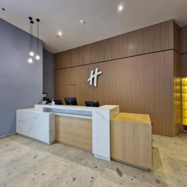 墨西卡利皇家酒店，位于墨西卡利的酒店