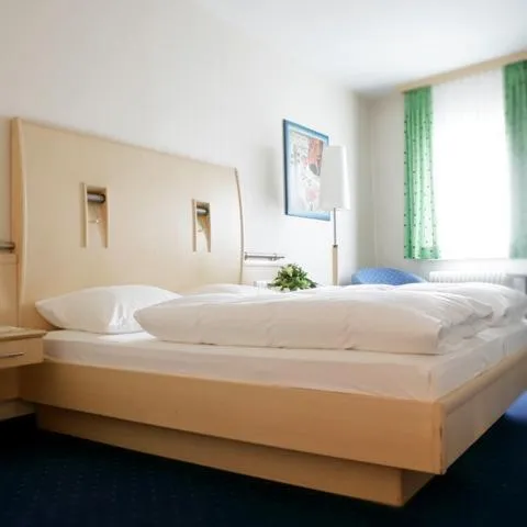 科朗酒店，位于贝河畔的海尔斯伯格的酒店