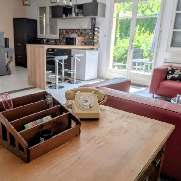 La curieuse petite maison，位于旺多姆的酒店