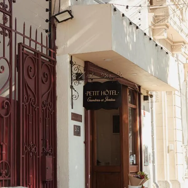 La Noire Petit hotel，位于布宜诺斯艾利斯的酒店