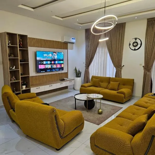 Mauxworth Homes and Apartments，位于伊凯贾的酒店