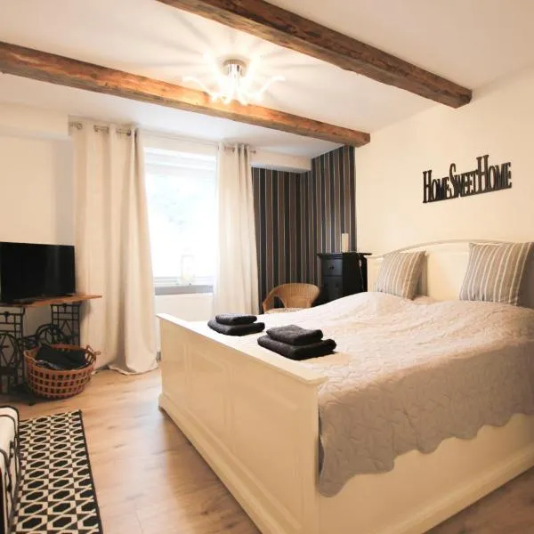 Ferienhaus Weideblick mit privater Terrasse und Parkplatz am Haus,位于Hymendorf的酒店