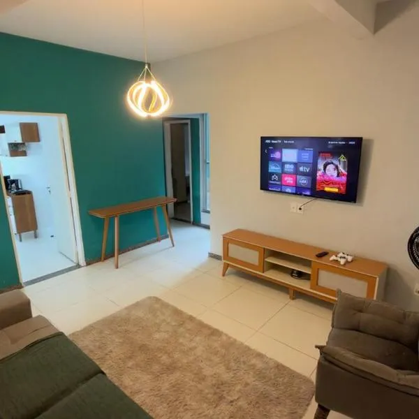 Casa Espaçosa - Caminhe até a Orla de Atalaia 650m，位于阿拉卡茹的酒店