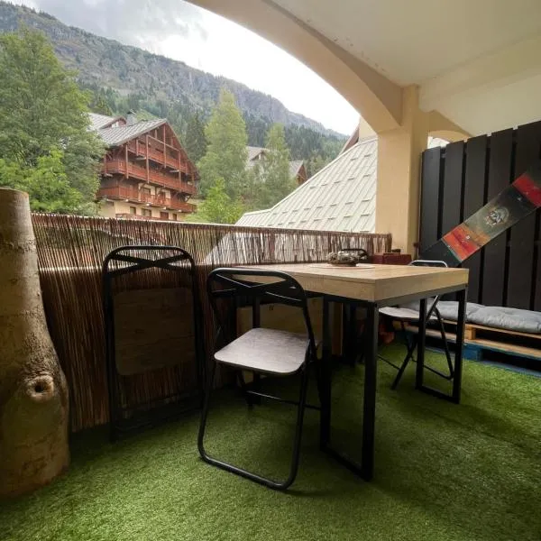 OZ station 3300m studio mountain,位于Oz的酒店