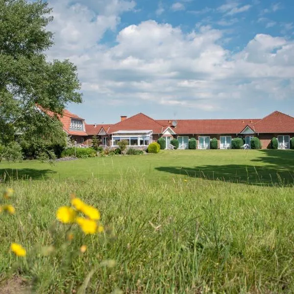 Hotel Am Deich,位于Apen的酒店