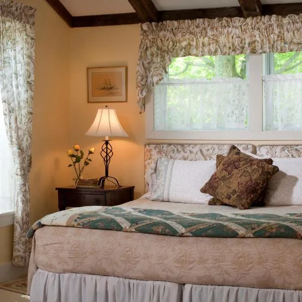 West Hill House B&B at Sugarbush，位于沃伦的酒店