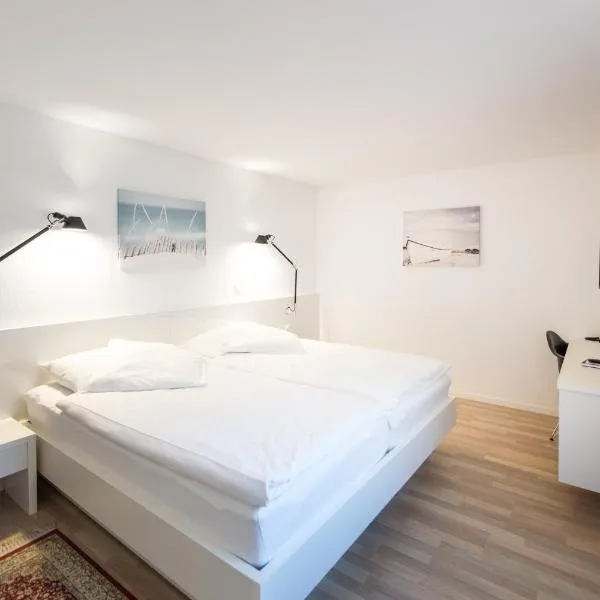Hotel Hohberg "Next to BBC Arena"，位于沙夫豪森的酒店