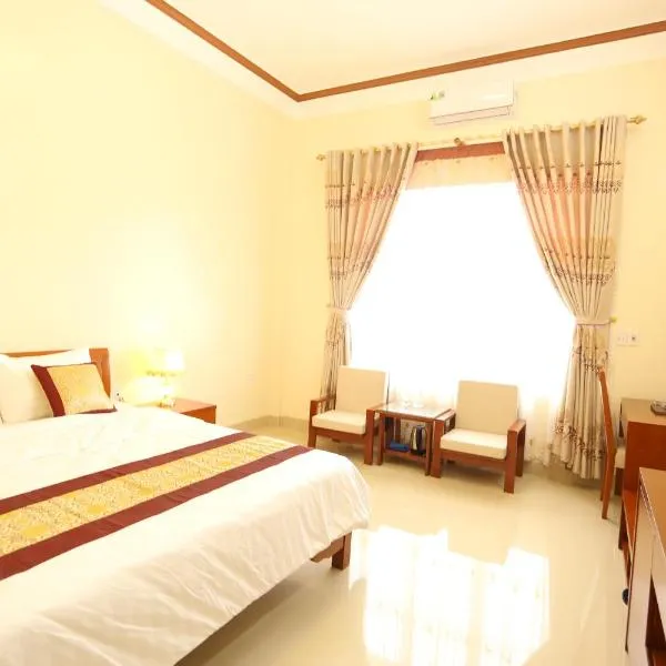 河江皇家酒店，位于Làng Lap的酒店