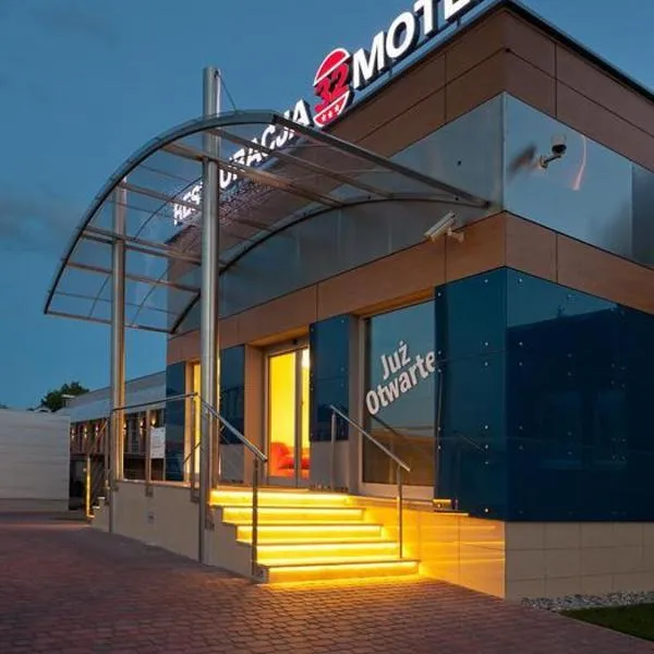 Restauracja 32 Motel，位于Barkowo的酒店