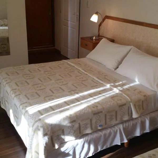 奥斯特拉尔公寓酒店，位于里奥加耶戈斯的酒店