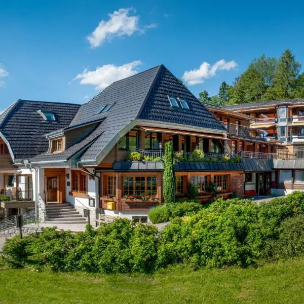Albtalblick Ihr Wellness- & Wanderhotel，位于Dachsberg im Schwarzwald的酒店