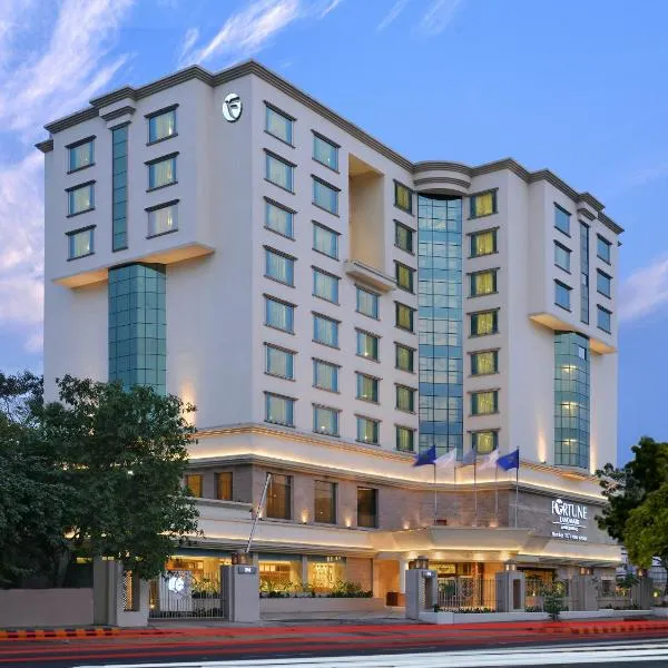 Fortune Landmark, Ahmedabad - Member ITC's Hotel Group，位于艾哈迈达巴德的酒店