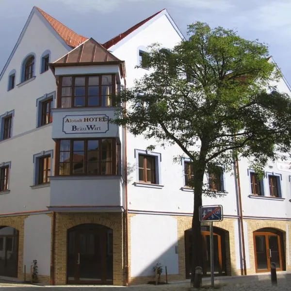 Altstadthotel Bräuwirt，位于瓦尔德纳布河畔诺伊施塔特的酒店