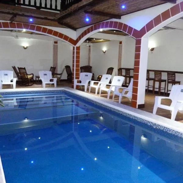格兰苏丹娜酒店，位于El Coyolar的酒店