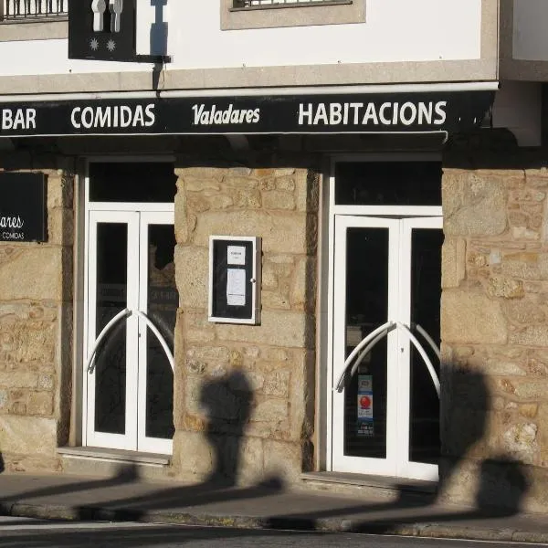 Hostal Valadares，位于诺雅的酒店