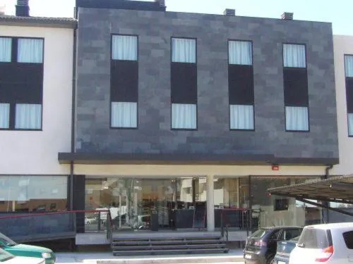 阿尔菲登酒店，位于Fuentes de Ebro的酒店