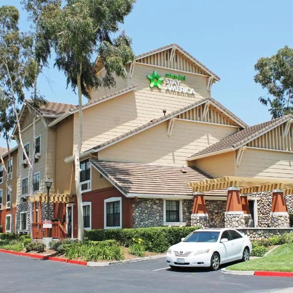 美洲长期住宿酒店 - 洛杉矶 - 圣迪玛斯，位于钻石吧的酒店