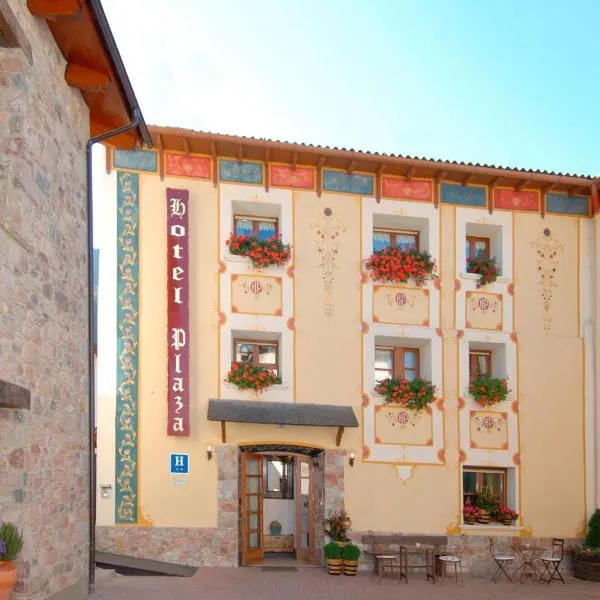 广场酒店，位于Bisaurri的酒店
