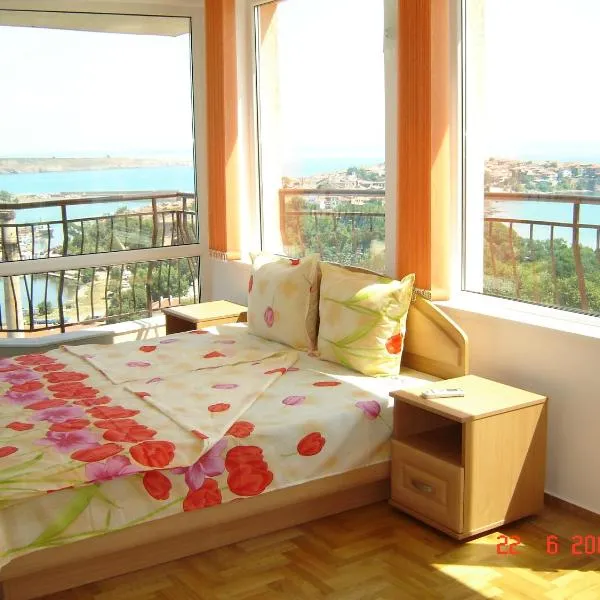 Panoramic Penthouse Sozopol，位于索佐波尔的酒店